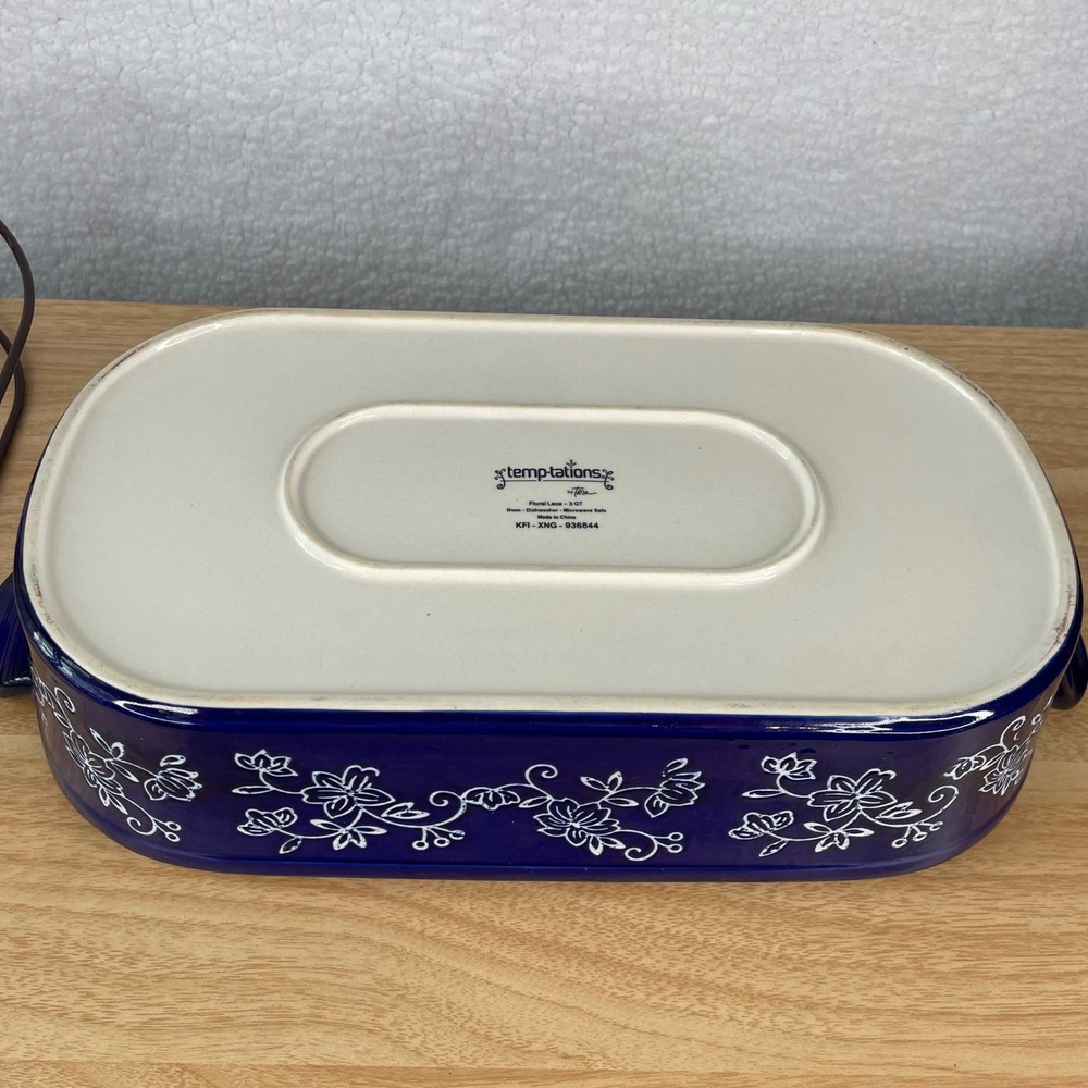 Temp-tations by Tara Floral Lace 3QT Oval Baker Cobalt Blue with Rack and Lid - Picture 4 of 7